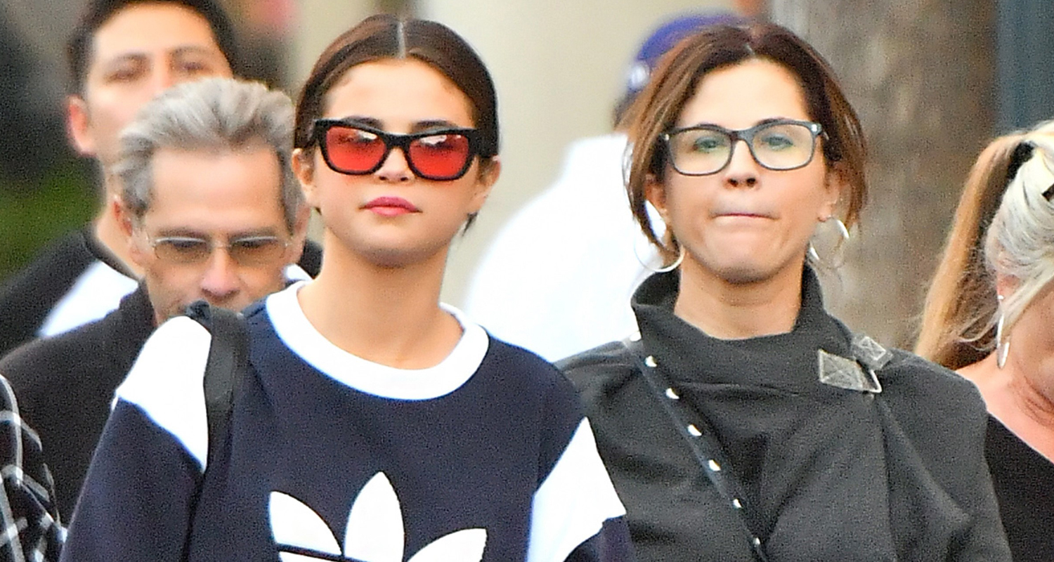 Selena Gomez Spends The Day At Disney With Her Fam Mandy Teefy