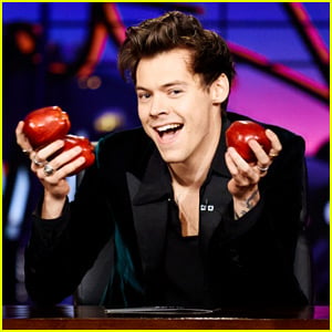 Harry Styles Turns Into a Comedian While Delivering James Corden's Monologue! (Video)