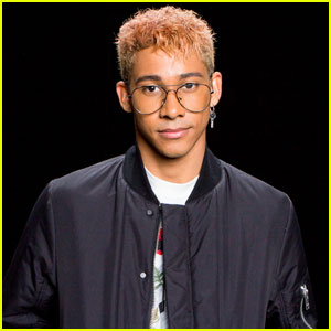 Keiynan Lonsdale Debuts Colorful New Hair After Coming Out As Bisexual Keiynan Lonsdale Just Jared Jr