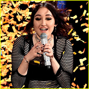 Noah Cyrus Handles the MTV Movie & TV Awards Stage Like a Boss! -- Video Inside