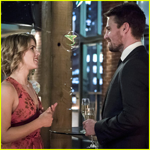 Felicity Throws A Birthday Party For Oliver on 'Arrow' Tonight