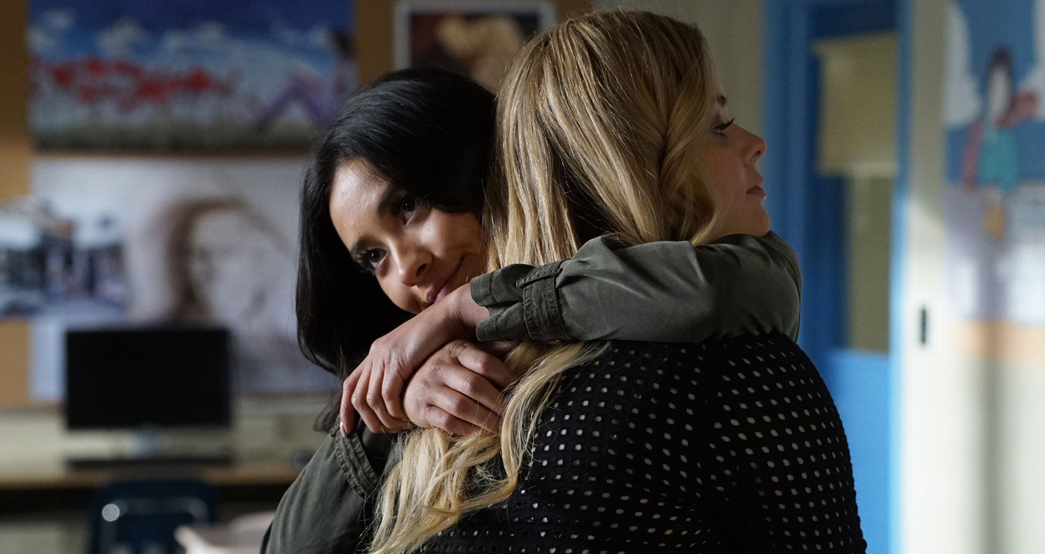 Emison Share a Hug on Tonight’s AllNew ‘Pretty Little Liars’ Pretty
