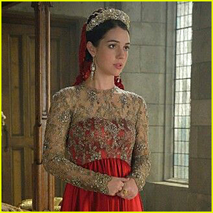 ‘Reign’s Adelaide Kane Plays Queen For A Day & This Is Her First Act ...