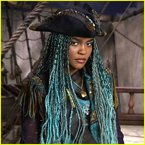 China Anne McClain Is Totally Wicked in 'Descendants 2's 'What's My Name' Music Video - Watch!