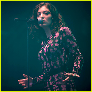 Lorde Wears Floral Jumpsuit for Glastonbury Festival!