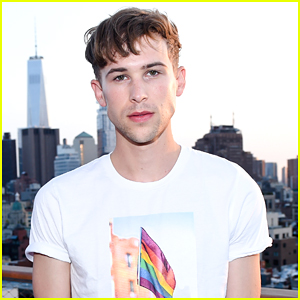 13 Reasons Why's Tommy Dorfman Used Facebook & Clothes To Come Out As Queer