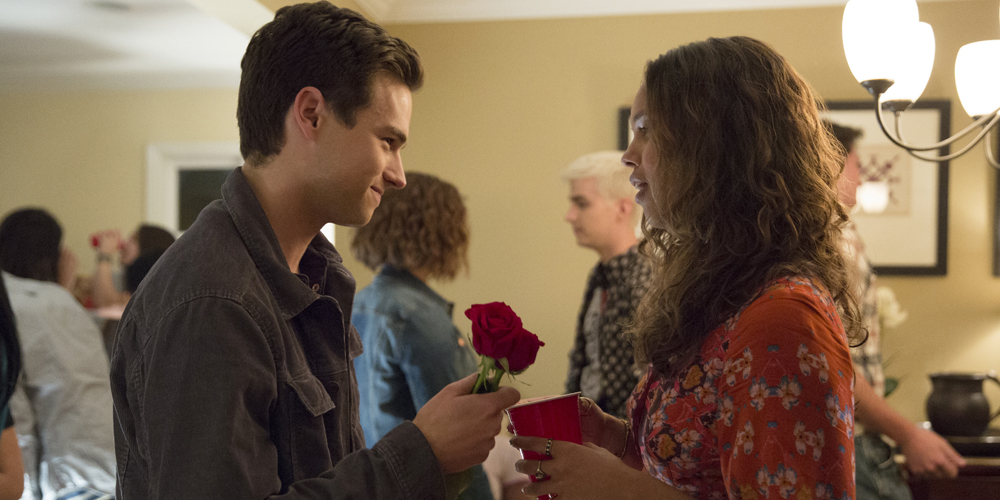 13 Reasons Why Fans Are Calling Out The Show For Romanticizing Jessica And Justins Relationship