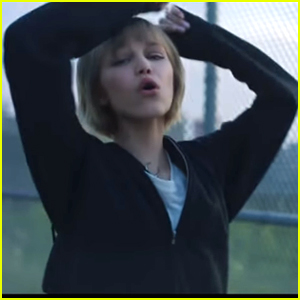 Grace VanderWaal Drops A Magical Music Video For ‘Moonlight’ – Watch ...