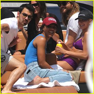 Joe Jonas & Hailey Baldwin Hit Up Miami Beach with Friends
