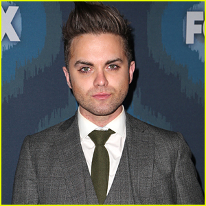 Former 'Secret Circle' Star Thomas Dekker Publicly Comes Out As Gay & Announces He's Married