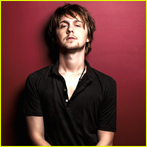 R5's Ellington Ratliff Reveals The One Musician He Really Wants To Play With