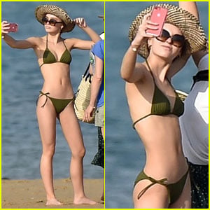 Lily-Rose Depp Takes Lots of Selfies at the Beach!