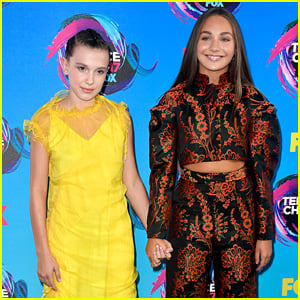 Maddie Ziegler & Millie Bobby Brown Hold Hands at Teen Choice Awards 2017