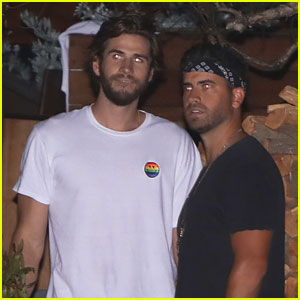 Liam Hemsworth Meets Up with Ryan Rottman at Dinner