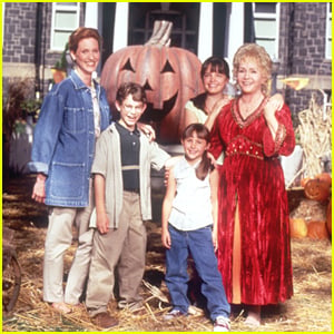 The Cromwell Kids From 'Halloweentown' Reunited In The Same Place Where They Filmed!
