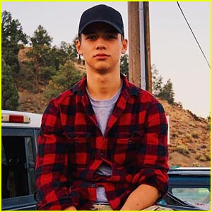 GMW's Uriah Shelton Gets Restraining Order After He Allegedly Kicks Friend in Stomach