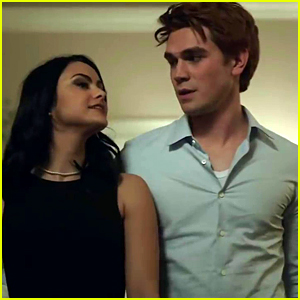 ‘Riverdale’ Showrunner Says Series Will Touch on Issue of Consent For ...