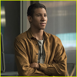 'The Flash' Shocker: Wally West Leaves Central City & Fans Want Him To Join 'Legends of Tomorrow' OR 'Titans'