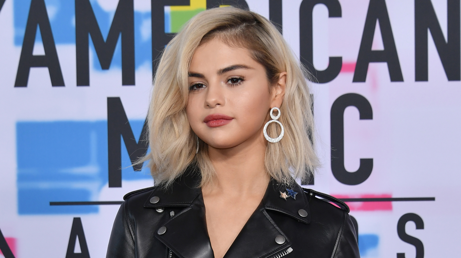 Selena Gomezs Platinum Blonde Hair Transformation Took Nine Hours To