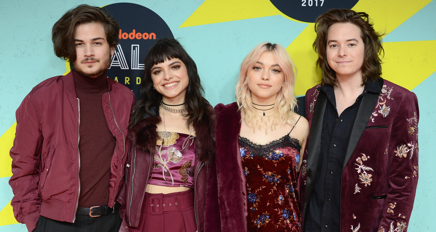 Hey Violet Take The Stage At The Nickelodeon Halo Awards 2017 Casey Moreta Hey Violet Iain