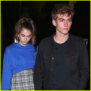 Kaia & Presley Gerber Have The 'Best Mama'