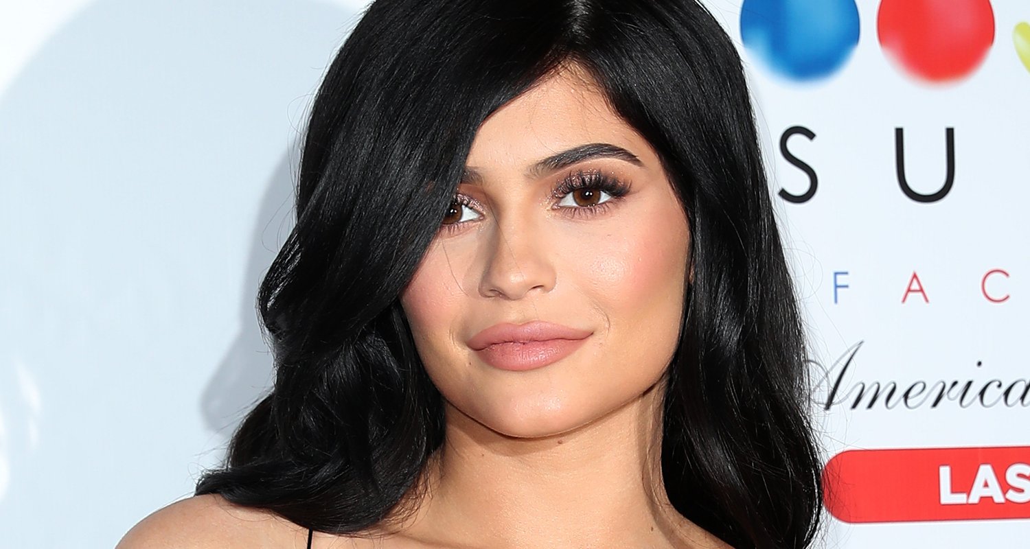 Kylie Jenner Calls Out Photoshopped Baby Bump Photos | Kylie Jenner ...