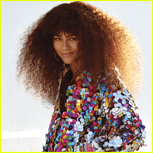 Zendaya Looks Cute While Out to Lunch in West Hollywood!, zendaya lunch  fred segal 01 - Photo