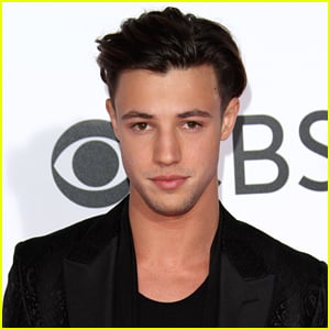 Cameron Dallas Launches New Story With 'Episode' App