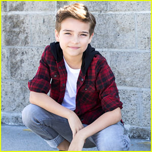 Fuller House’s Elias Harger Says Things Are About To Get Crazy For Max ...