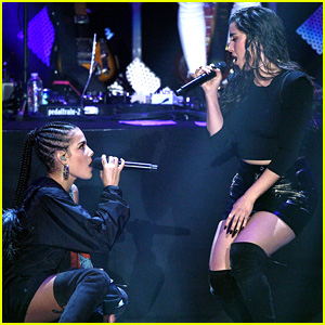 Halsey and Lauren Jauregui performing Strangers