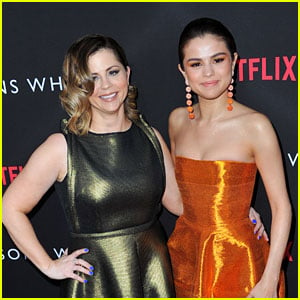 Selena Gomez & Mom Mandy Teefey No Longer Follow Each Other on ...