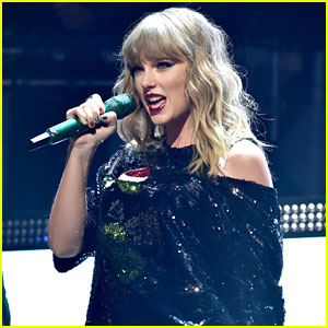 Taylor Swift Helped Homeless and Pregnant Fan Buy House