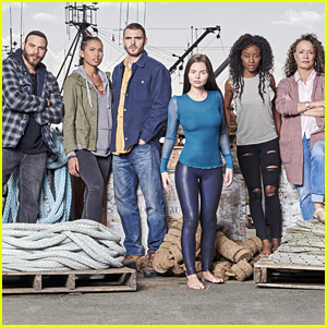 Alex Roe Opens Up About New Show 'Siren' & Jumping Into Frigid Water For Filming