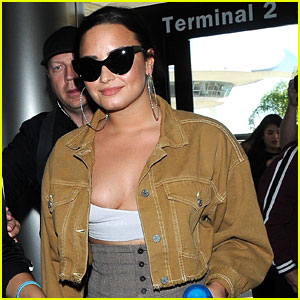Demi Lovato Shows Off Her Comfy & Cute Airport Style