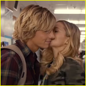 Ross Lynch Becomes The Most Popular Guy in School Overnight in 'Status Update' Trailer