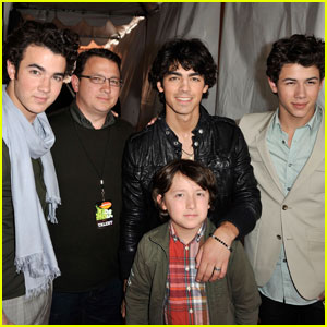 Jonas Brothers' Dad Kevin Sr. Is In Remission Following Cancer Battle