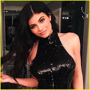 Kylie Jenner Teases New Makeup Collection Inspired by New Baby Stormi ...