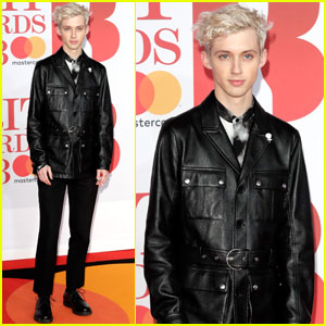 Troye Sivan Looks So Chic at Brit Awards 2018!