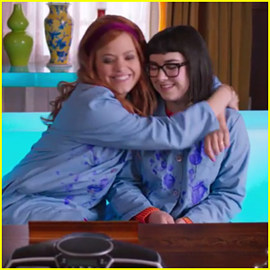 Daphne & Velma” Trailer Has the Girls Solving a Zombie Mystery at School