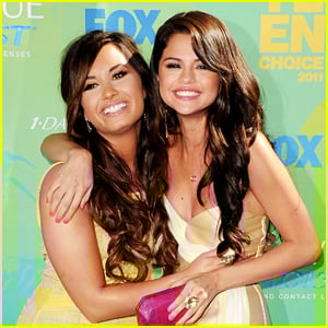 Demi Lovato’s Mom Addresses Selena Gomez Feud Rumors | Demi Lovato
