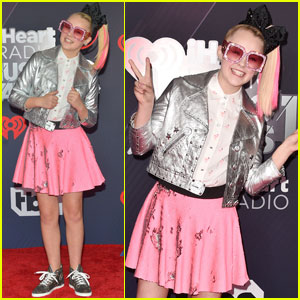 JoJo Siwa Shows Off Her Signature Style at iHeartRadio Music Awards 2018