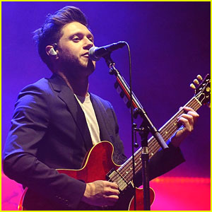 Niall Horan Performs One Direction's 'Drag Me Down' at London Concert
