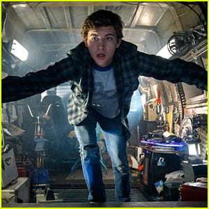 Tye Sheridan Jumps Into Action for 'Ready Player One' Stills