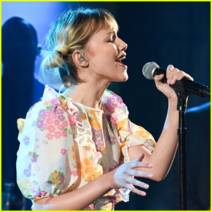 Grace VanderWaal Performs 'Clearly' on 'The Late Show with Stephen Colbert' - Watch Now!