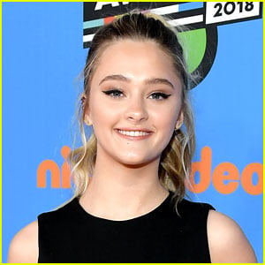 Is Lizzy Greene Crushing on Cole Sprouse?