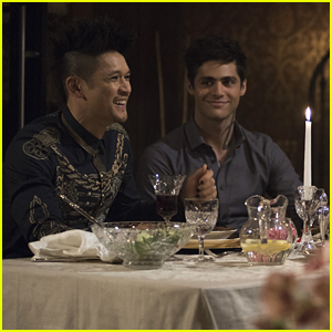 Matthew Daddario Opens Up About The Feeling He Gets When Fans Go Nuts Over Malec