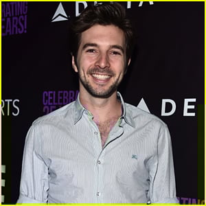 PLL's Roberto Aguire Marries Producer Marianna Burelli in Sunset Ceremony