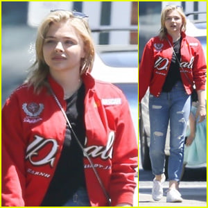 Chloe Moretz Hangs Out With Her Family Back in Her Hometown!