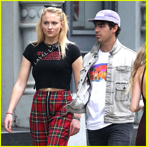 Joe Jonas & Sophie Turner Make a Stylish Couple While Out in NYC