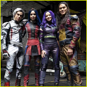 Dove Cameron, Sofia Carson, Cameron Boyce & Booboo Stewart Sport New ...